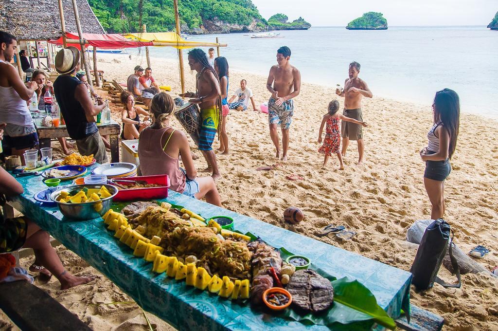 Jeepney Hostel And Kite Resort Balabag  Bagian luar foto