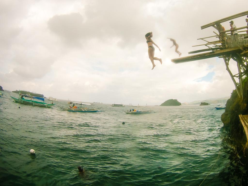 Jeepney Hostel And Kite Resort Balabag  Bagian luar foto