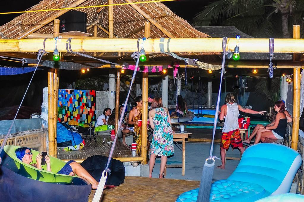 Jeepney Hostel And Kite Resort Balabag  Bagian luar foto