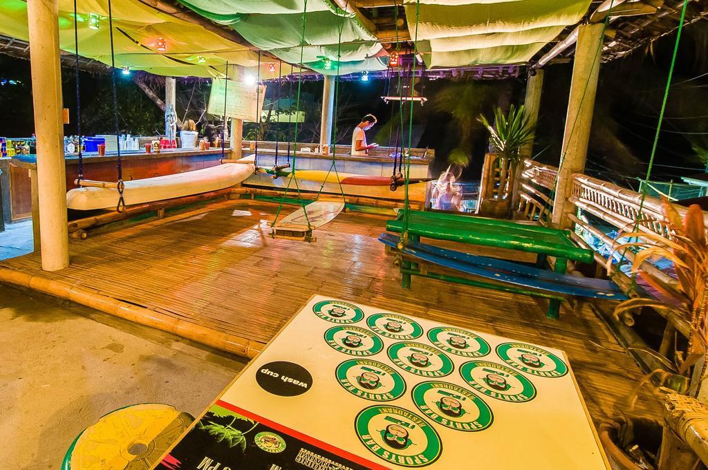 Jeepney Hostel And Kite Resort Balabag  Bagian luar foto