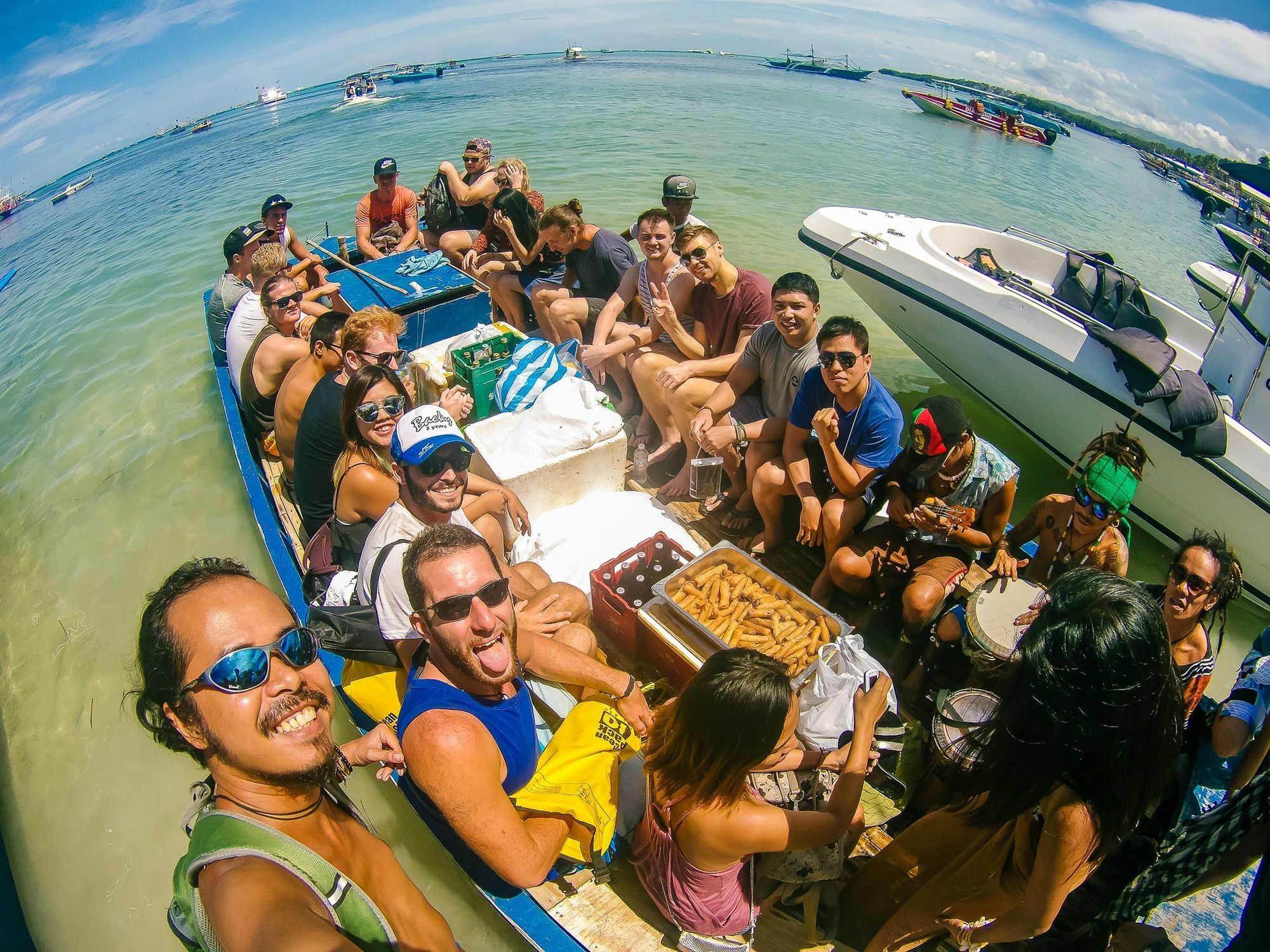 Jeepney Hostel And Kite Resort Balabag  Bagian luar foto